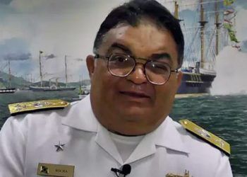 Almirante Rocha já trabalhava com Bolsonaro - (Foto: Reprodução/Youtube)
