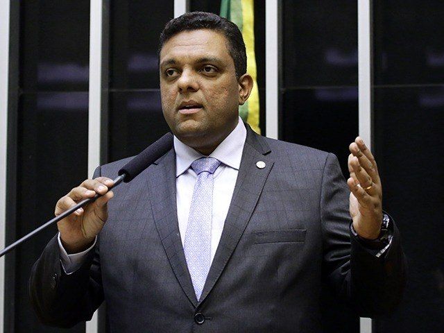Otoni afirmou que entendeu mal o gesto de Martins - (Foto: Câmara dos Deputados)