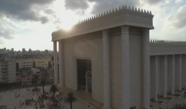 Reuniões no Templo de Salomão acontecerão a partir das 7 horas - (Foto: Reprodução/Record TV)