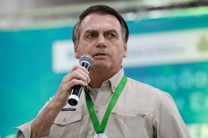 Bolsonaro também defendeu governo na vacinação contra a covid-19 - (Foto: Alan Santos/PR - 23.04.2021)