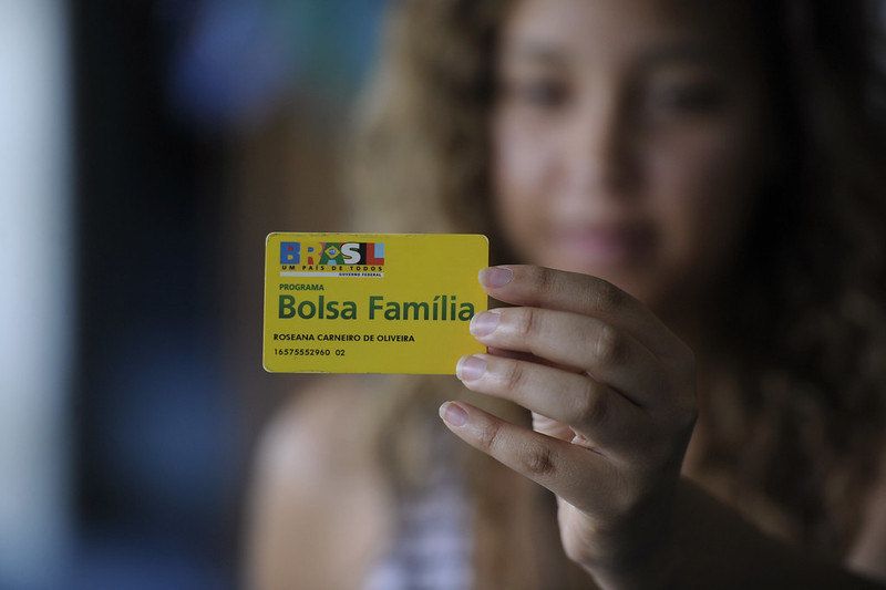Em abril, 10 milhões de beneficiários do Bolsa Família foram contemplados - (Foto: Jefferson Rudy/Agência Senado -01/10/2014)