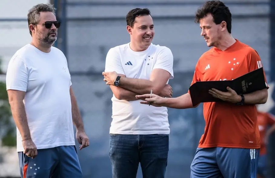 Diretoria do Cruzeiro está no mercado em busca de um zagueiro para o elenco de 2025 Foto: Gustavo Aleixo/Cruzeiro