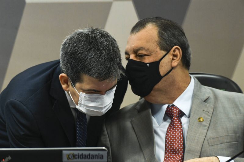 Randolfe e Omar Aziz, presidente e vice da CPI - (Foto: Jefferson Rudy/Agência Senado - 06.05.2021)
