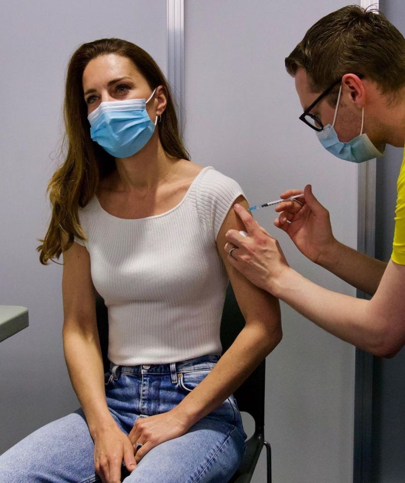Kate agradeceu aos envolvidos na vacinação - (Foto: Reprodução/Instagram)