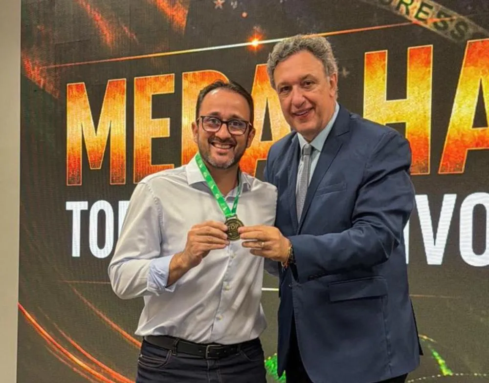Pet Saúde GV conquista Medalha Top Legislativo e ganha reconhecimento nacional em Brasília