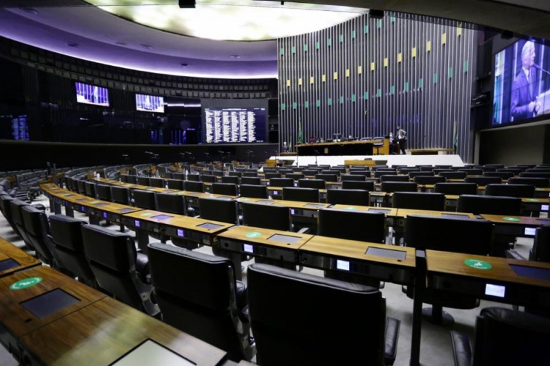 O texto inclui também caminhoneiros autônomos e profissionais do transporte de cargas - (Foto: Cleia Viana/Câmara dos Deputados)