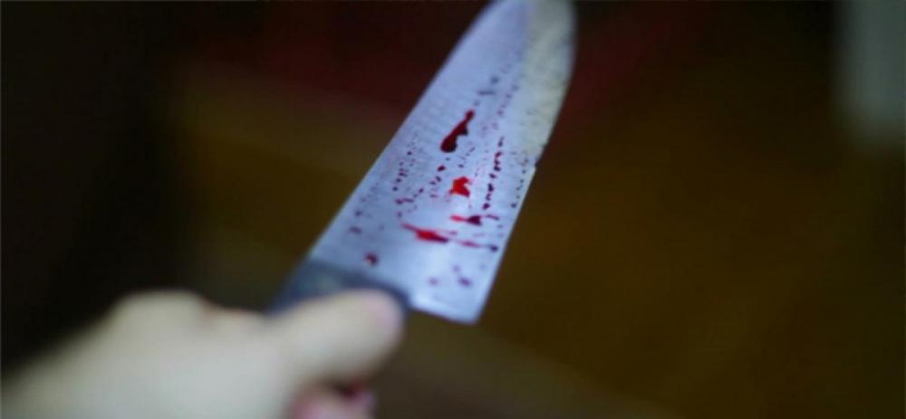 A adolescente pegou a faca durante a briga e deu uma facada no ombro esquerdo do pai foto: ilustrativa