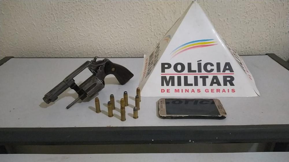 A arma jogada no canal foi apreendida pelos militares foto: divulgação 