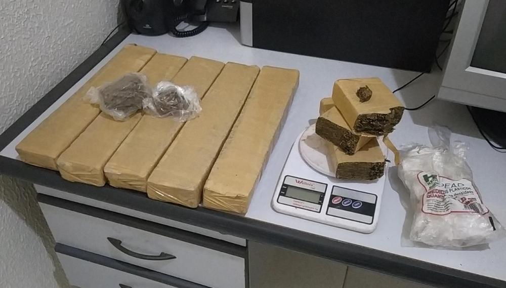 O total de maconha apreendida foi de 6kg foto divulgação