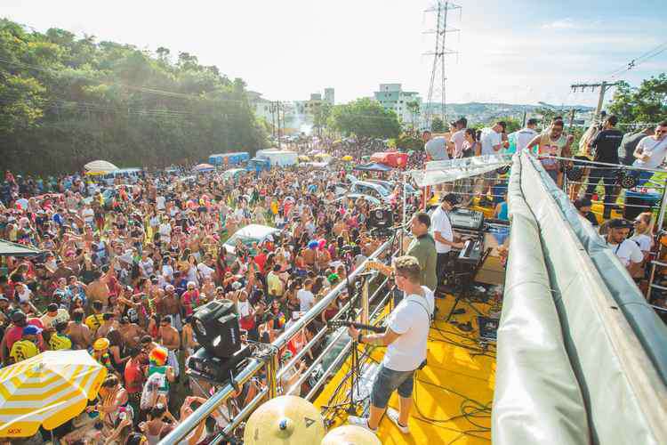 Carnaval suspenso.